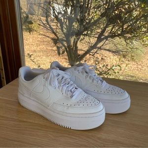 ❤️NIKE❤️ Court Vision Alta Platforms